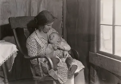 Oklahoma Madonna, (Red Cross Drought Service) — Lewis Hine