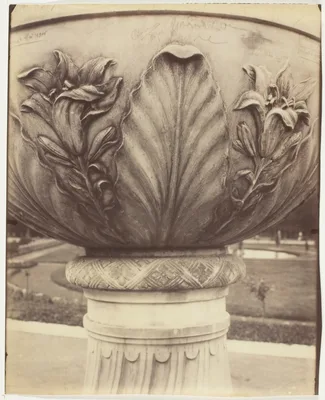 Versailles, Vase — Eugène Atget