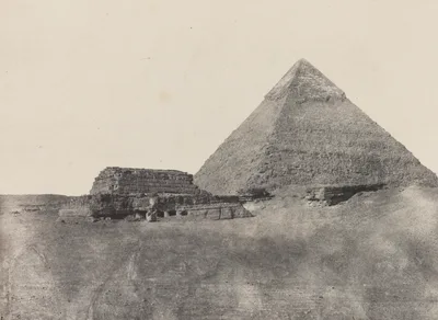 Pyramide de Chéphren, Egypte Moyenne, plate 10 from the album "Egypte, Nubie, Palestine et Syrie" (1852) — Maxime Du Camp