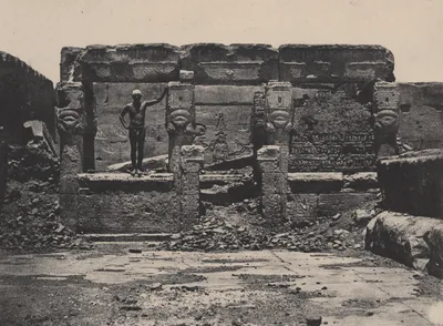 Grand Temple de Dendérah (Teutyres), Haute-Egypte, plate 17 from the album "Egypte, Nubie, Palestine et Syrie" (1852) — Maxime Du Camp