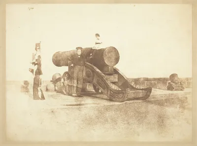 The cannon 'Mons Meg' at Edinburgh Castle, and a private in the 2nd battalion of Royal Scots who garrisoned the Castle in 1846 — David Octavius Hill