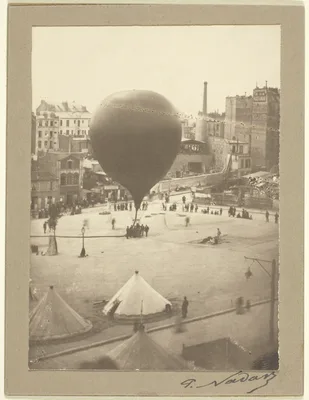 Le Neptune, Place Saint-Pierre à Montmartre — Nadar