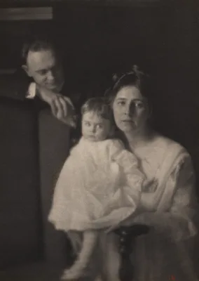Walter L. Flory, Julia McCune Flory, and Phoebe Flory — Clarence Hudson White