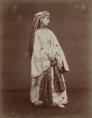 Sarah Bernhardt in "Zaire" by Voltaire — Étienne Carjat