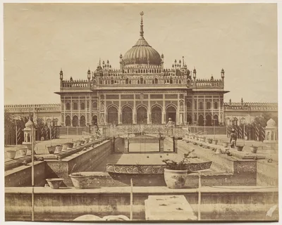 The Hoseinabad Emambara and the Tomb of Mahomed Ally Khan — Felice Beato