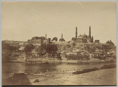 The Muchee Bhawan Fort and the Gomti River Taken from the Stone Bridge — Felice Beato