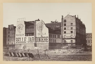 La Belle Jardinère: le magasin de la rue de la Cité pendant sa demolition, Paris — Charles Marville